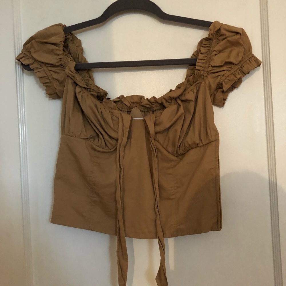 IAMGIA NIAOMI TOP